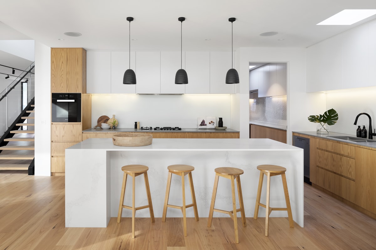 Cocina impecable tras servicio de limpieza